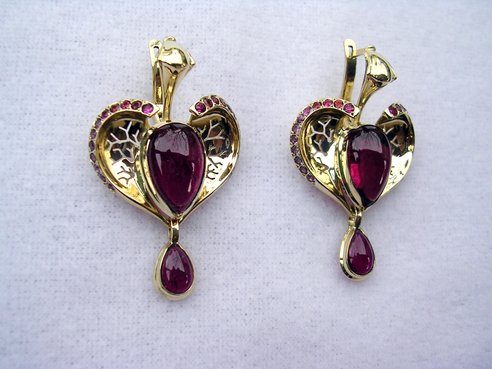 Сережки «Богема». 2008. Золото, турмаліни, лиття, випилювання